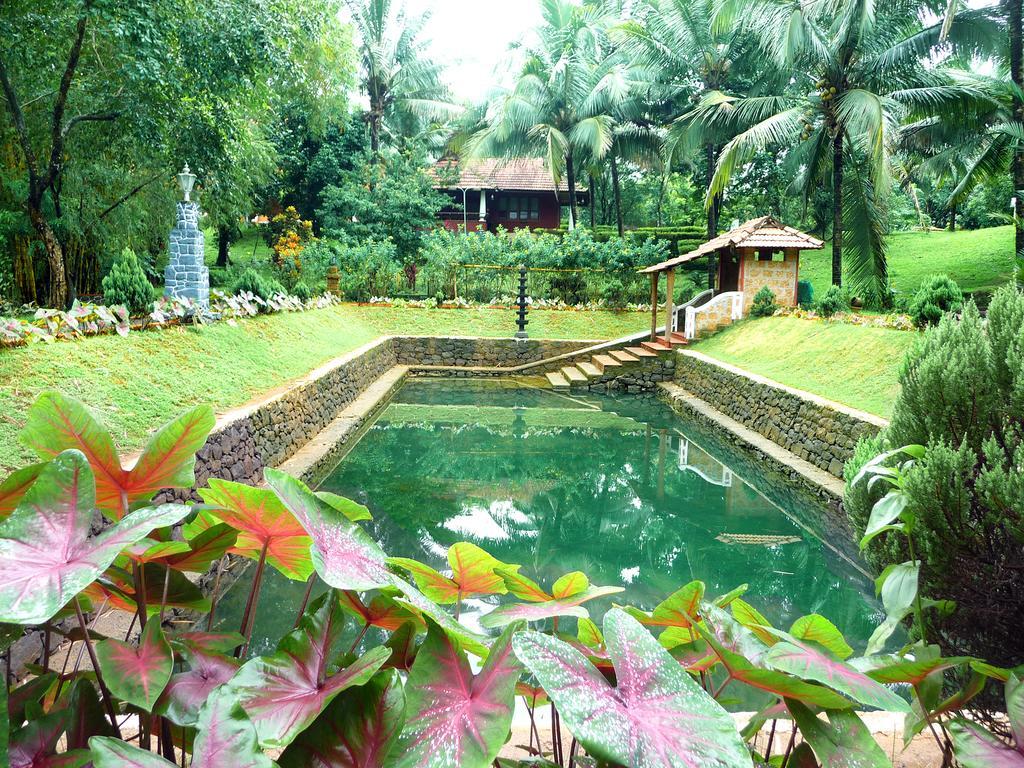Soma Birds Lagoon Hotel Kotamangalam Eksteriør billede