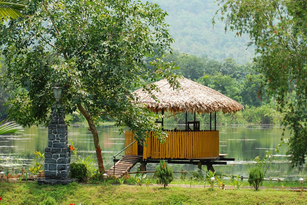 Soma Birds Lagoon Hotel Kotamangalam Eksteriør billede