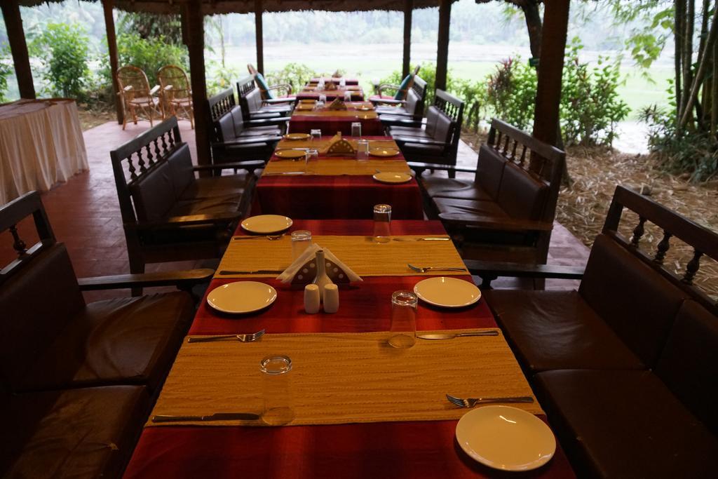 Soma Birds Lagoon Hotel Kotamangalam Eksteriør billede