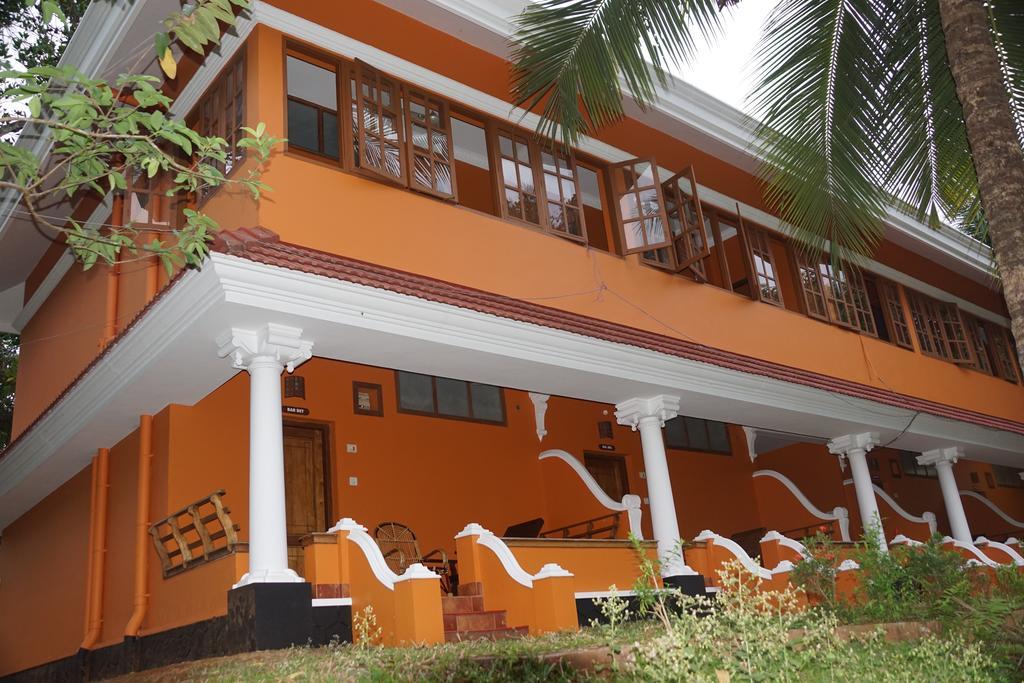 Soma Birds Lagoon Hotel Kotamangalam Eksteriør billede