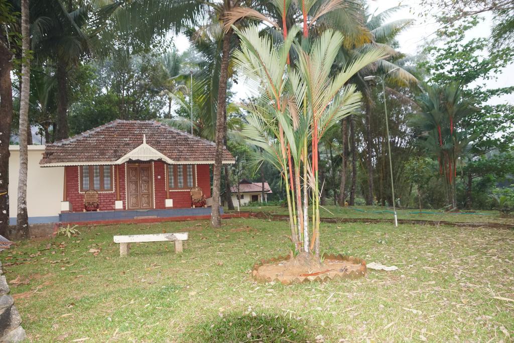 Soma Birds Lagoon Hotel Kotamangalam Eksteriør billede